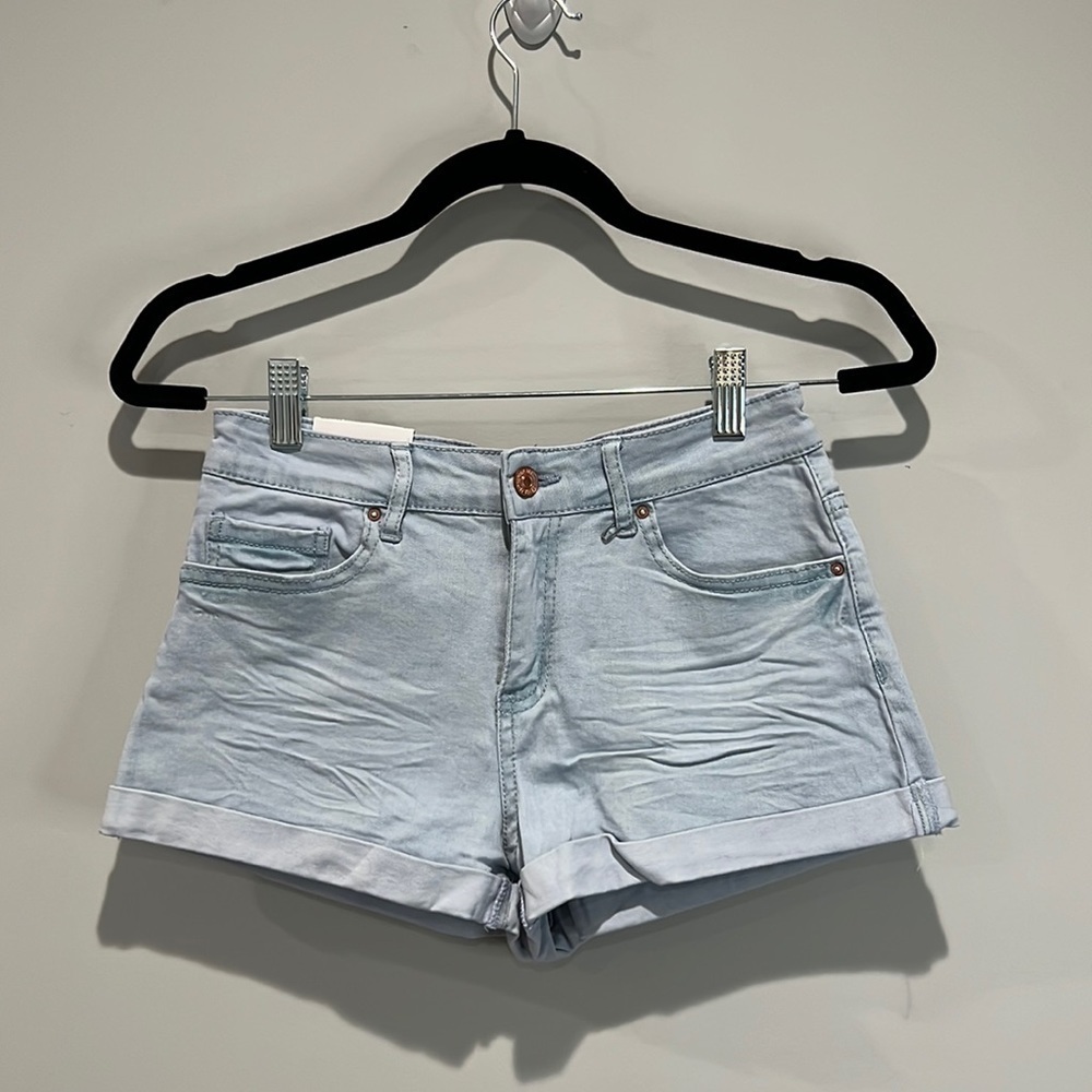 Forever 21 Mid Rise Blue Shorts Size 28‎ Nwt New